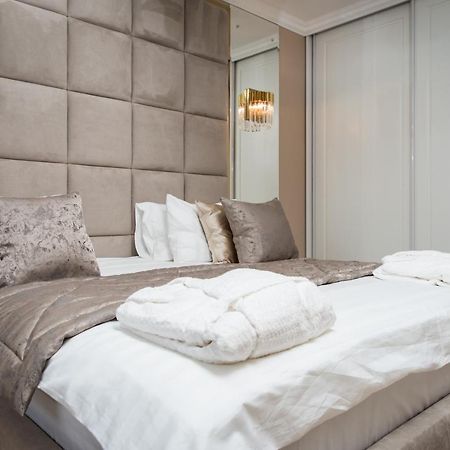 Rakhat Hotel 乌拉尔斯克 外观 照片