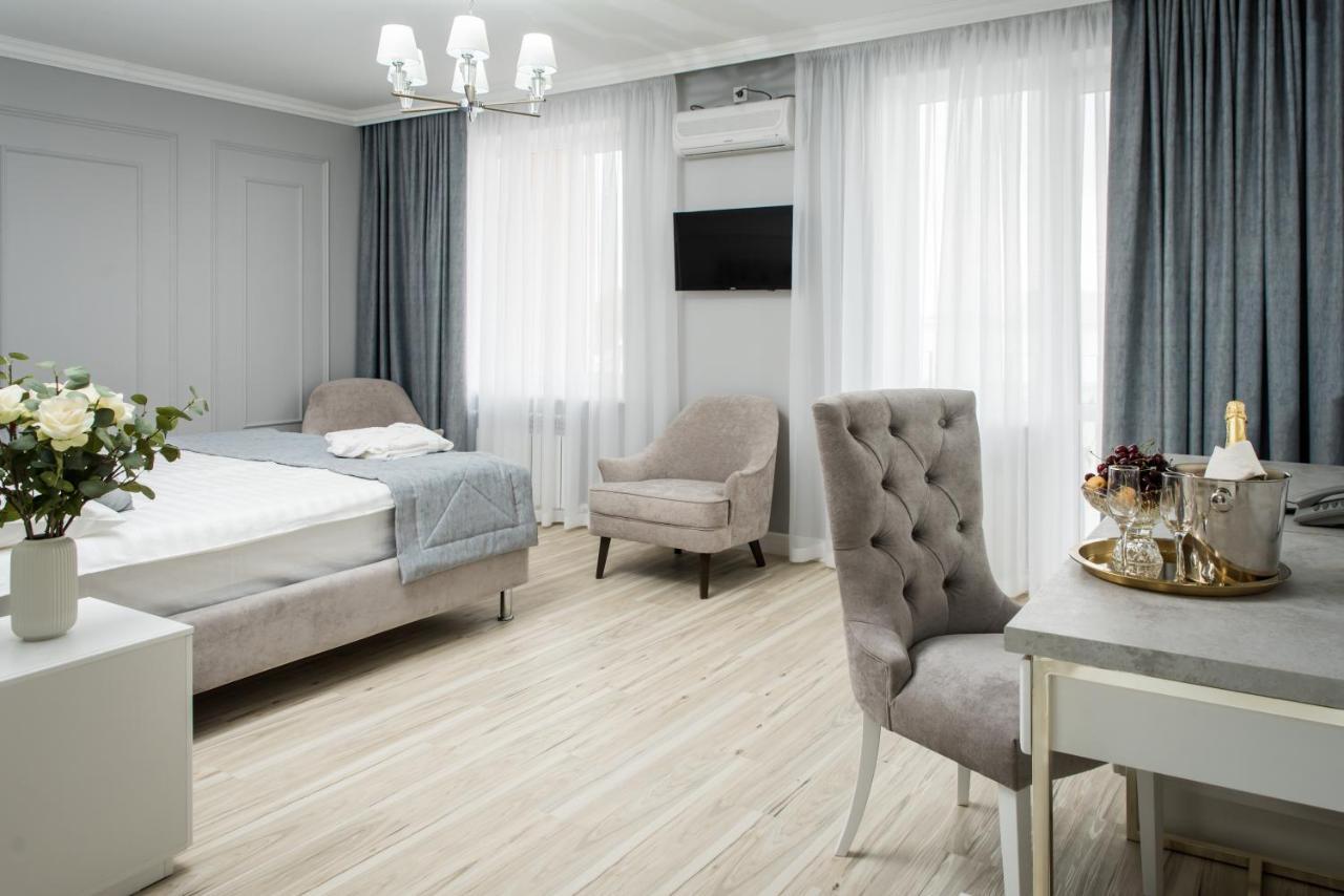 Rakhat Hotel 乌拉尔斯克 外观 照片
